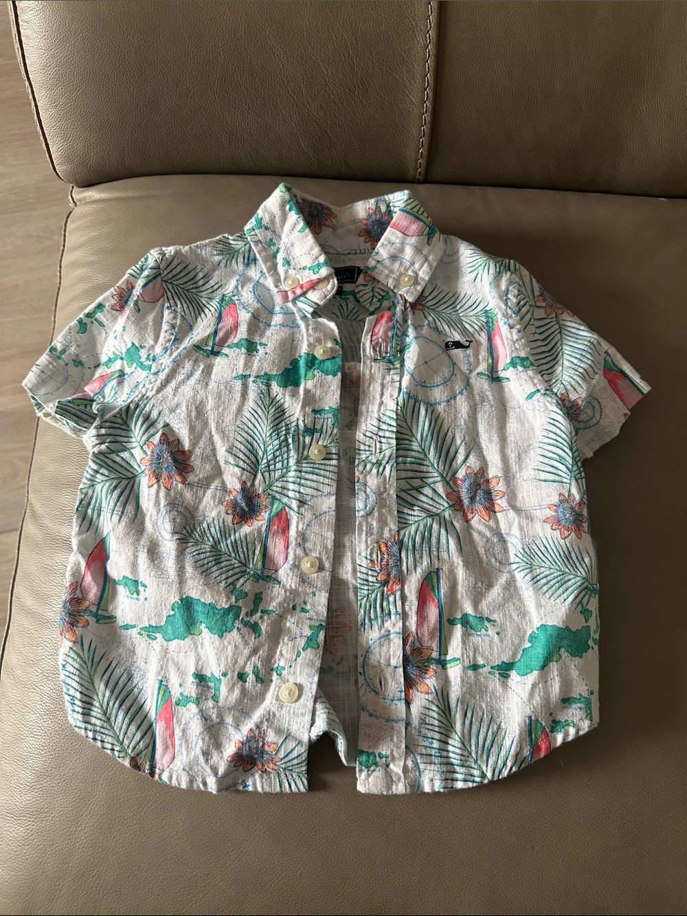 Vineyard Vines White Short-Sleeve Button-Down with Green & Pink Tropical Print - Picture 1 of 4